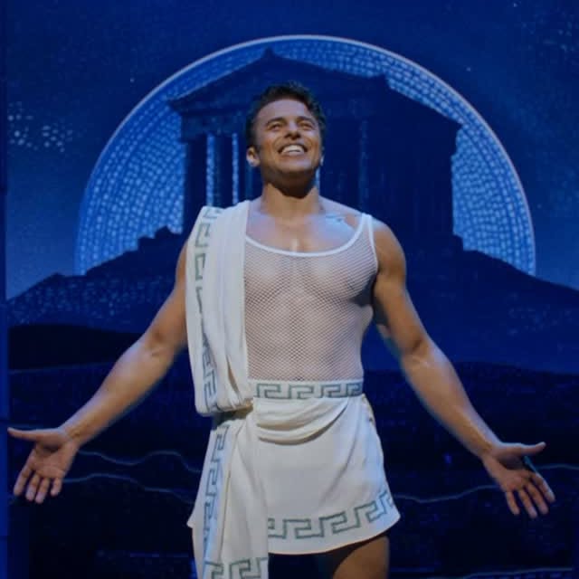 EXCLUSIVE VIDEO! Luke Brady performs 